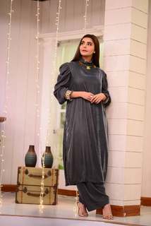 Nida Yasir feet photo 10