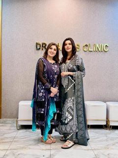 Nida Yasir feet photo 2