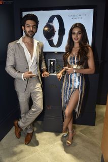 Nidhhi Agerwal feet photo 6