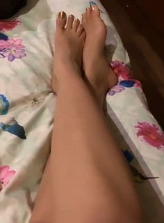 Nidhhi Agerwal feet photo 18