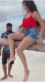 Nidhhi Agerwal feet photo 2