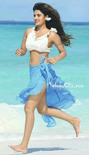 Nidhhi Agerwal feet photo 8