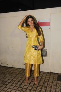 Nidhhi Agerwal feet photo 10