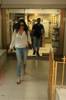 Nidhhi Agerwal feet photo 8