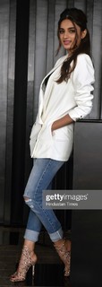 Nidhhi Agerwal feet photo 3
