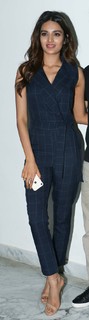 Nidhhi Agerwal feet photo 14