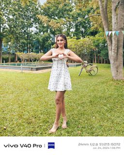 Nidhhi Agerwal feet photo 13