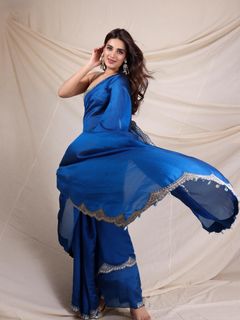 Nidhhi Agerwal feet photo 3