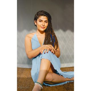 Nidhi Bhanushali feet photo 17