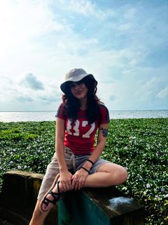 Nidhi Bhanushali feet photo 11