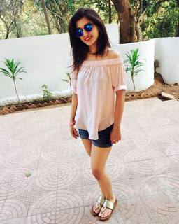 Nidhi Shah feet photo 6