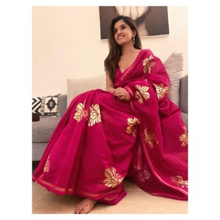 Nidhi Shah feet photo 17