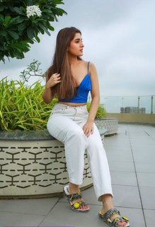 Nidhi Shah feet photo 9