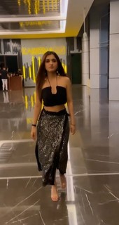 Nidhi Shah feet photo 4