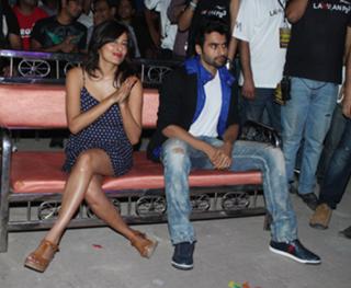 Nidhi Subbaiah feet photo 8