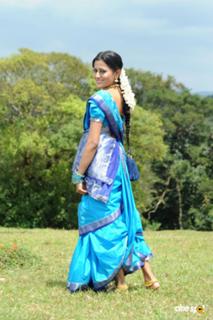 Nidhi Subbaiah feet photo 3