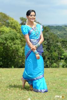 Nidhi Subbaiah feet photo 19