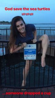 Niece Waidhofer feet photo thumbnail