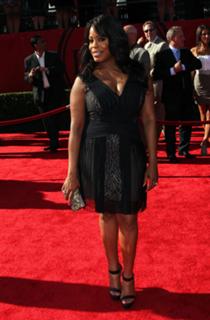 Niecy Nash feet photo thumbnail