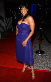 Niecy Nash feet photo thumbnail