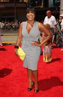 Niecy Nash feet photo thumbnail