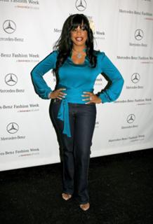 Niecy Nash feet photo thumbnail