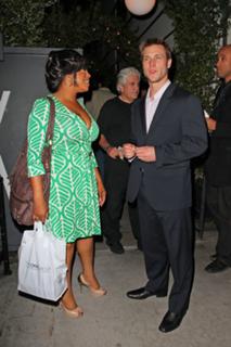 Niecy Nash feet photo thumbnail