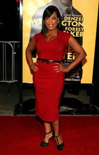 Niecy Nash feet photo thumbnail