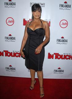 Niecy Nash feet photo thumbnail