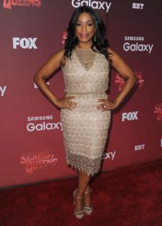 Niecy Nash feet photo thumbnail