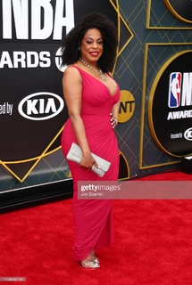 Niecy Nash feet photo thumbnail