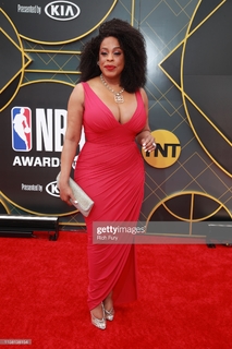 Niecy Nash feet photo thumbnail