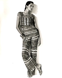 Nieves Álvarez feet photo 3