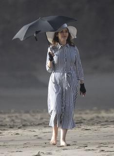 Nigella Lawson feet photo thumbnail