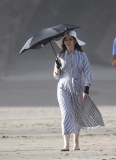 Nigella Lawson feet photo thumbnail