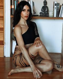 Nika feet photo 4