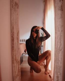 Nika feet photo 7