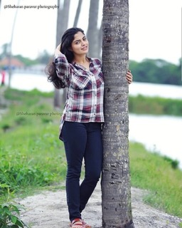 Nikhila Vimal feet photo thumbnail