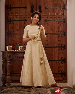 Nikhila Vimal feet photo thumbnail