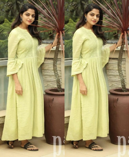 Nikhila Vimal feet photo thumbnail