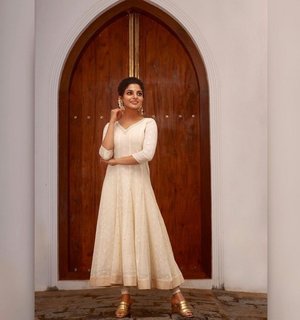 Nikhila Vimal feet photo thumbnail