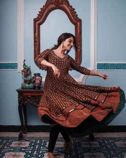 Nikhila Vimal feet photo thumbnail