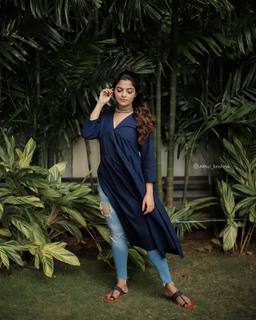 Nikhila Vimal feet photo thumbnail