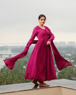 Nikhila Vimal feet photo thumbnail
