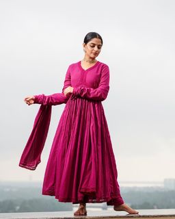 Nikhila Vimal feet photo thumbnail