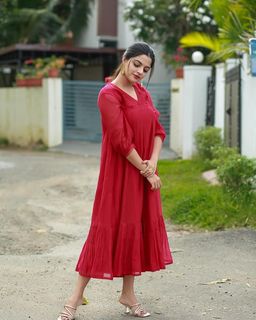 Nikhila Vimal feet photo thumbnail