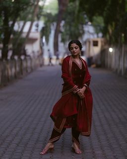 Nikhila Vimal feet photo thumbnail