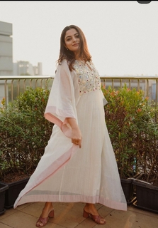 Nikhila Vimal feet photo thumbnail