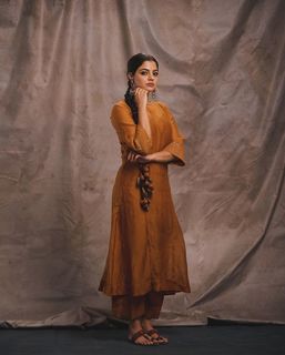 Nikhila Vimal feet photo thumbnail