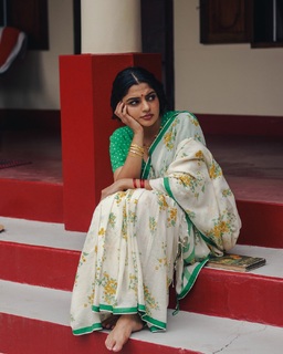 Nikhila Vimal feet photo thumbnail